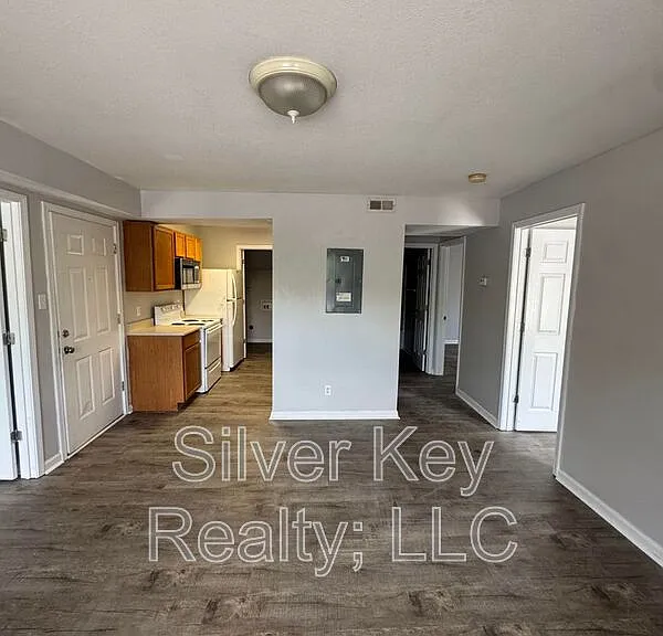 268 Willow Creek Dr #6 — Photo 3