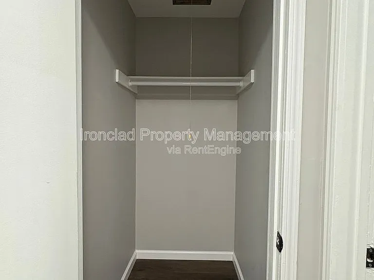 818 Pine St #4 — Photo 8