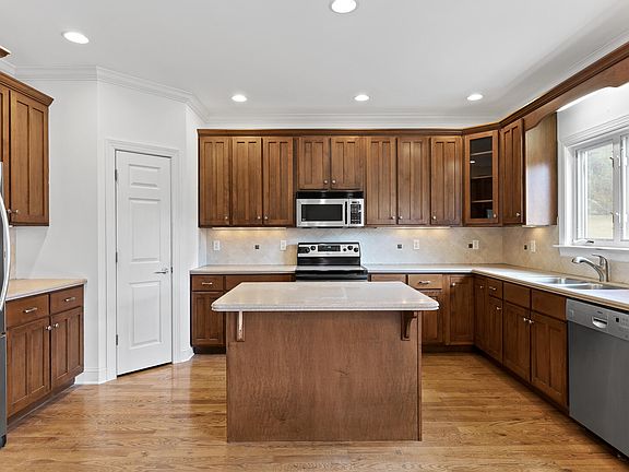 5th image of 266 Horse Creek Dr