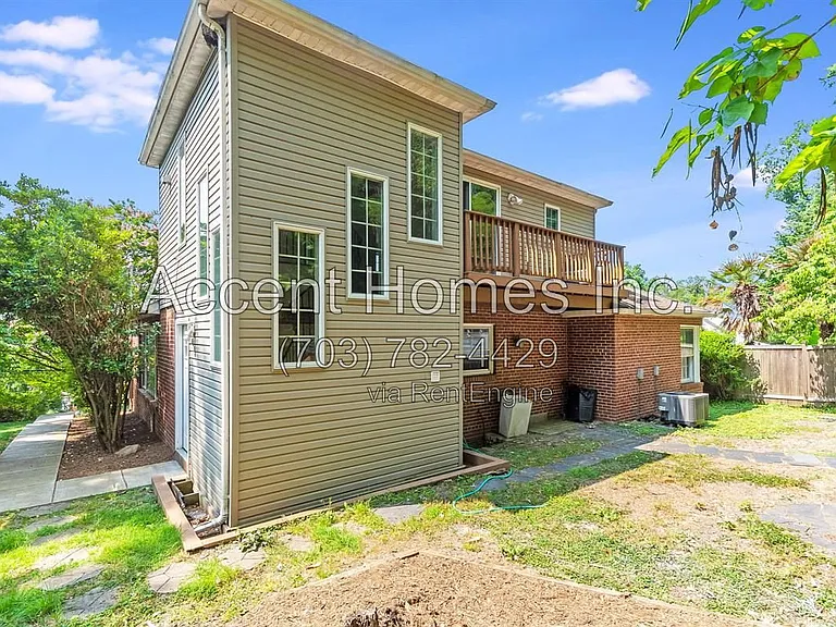 813 31st St S — Photo 35