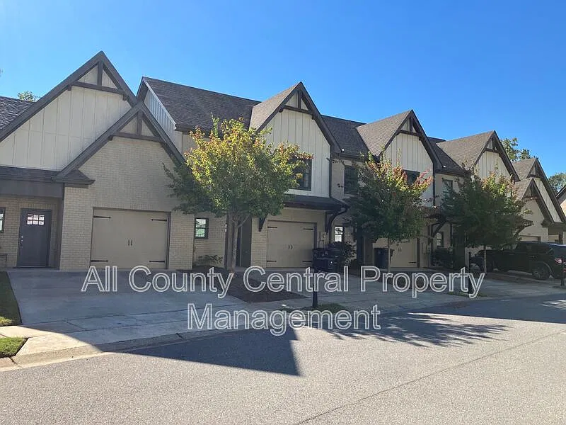 3 bed, 2.5 bath, 2036 sqft, $2,795 — Photo 1
