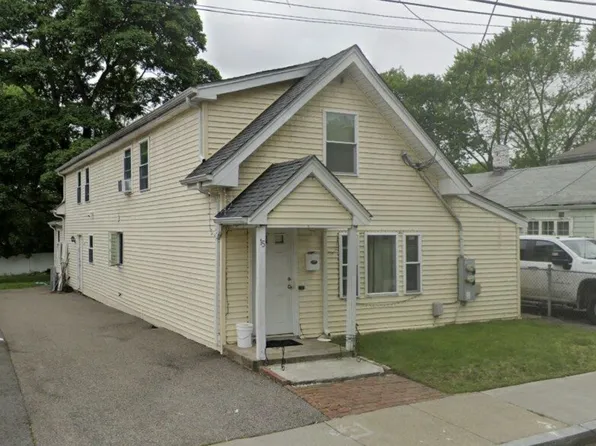 15 Buckingham St #A, Hyde Park, MA 02136