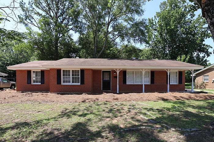 1st image of 3780 Royal Crest Dr