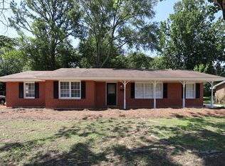 3780 Royal Crest Dr, Montgomery, AL 36109