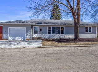 303 3rd Ave NE, State Center, IA 50247