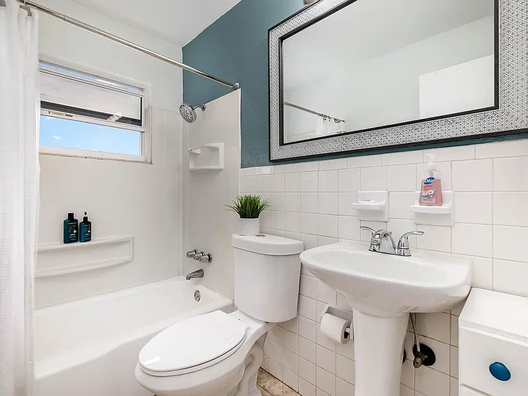 302 Lincoln Ave #10 — Photo 43
