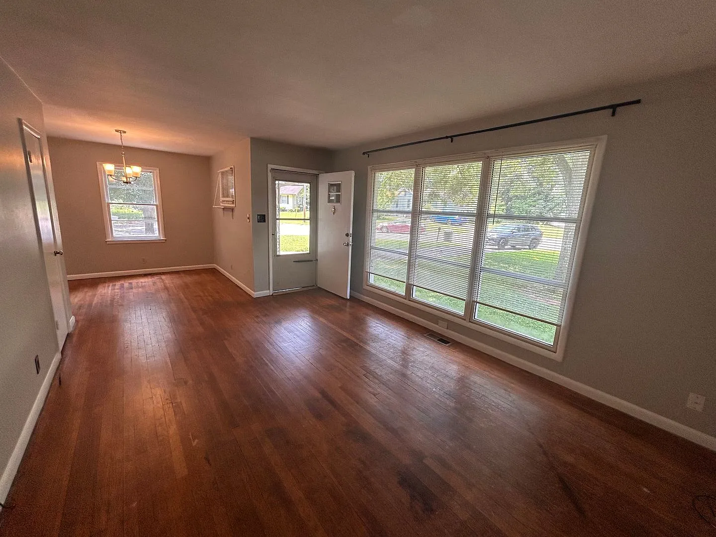 3BR- 1.5BA house with large yard- with move in special to get cash off rent! — Photo 2