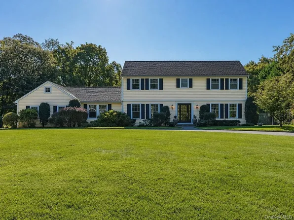 7 Shady Meadow Lane, Syosset, NY 11791