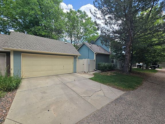 2nd image of 3119 Lake Park Way