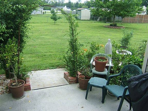2nd image of 302 Gaston Ct