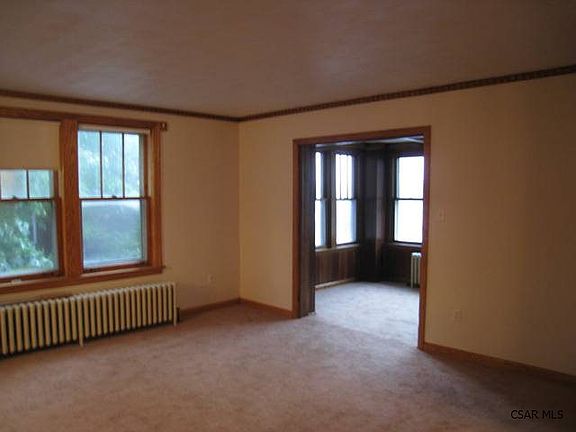 5th image of 118 S Cherry St
