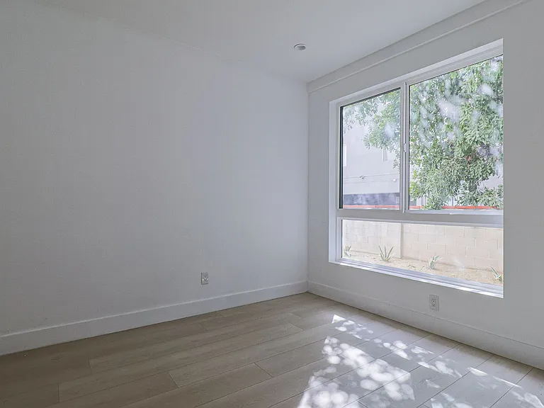 New Construction Luxury 4 Bed Townhomes With Roof Decks — Photo 51