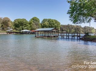 4279 Candlewood Dr, Sherrills Ford, NC 28673