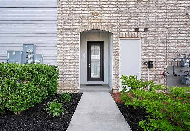 303 Tillary Ln #201 — Photo 3