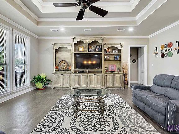 2nd image of 18825 Aucoin Ln