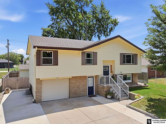 5th image of 9940 N 147th St