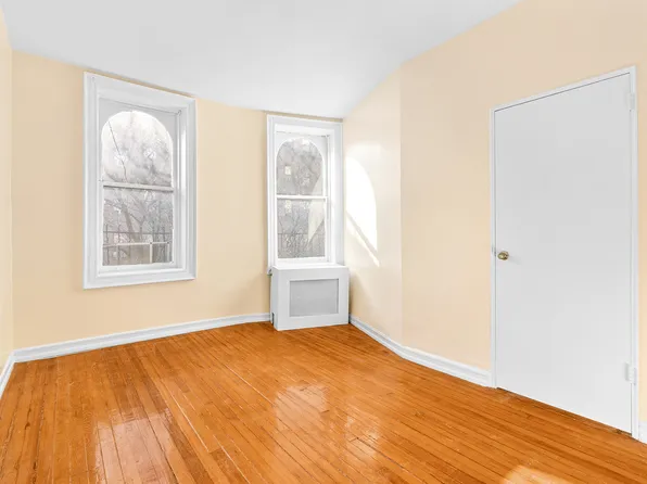 821 Riverside Drive image 1 of 10