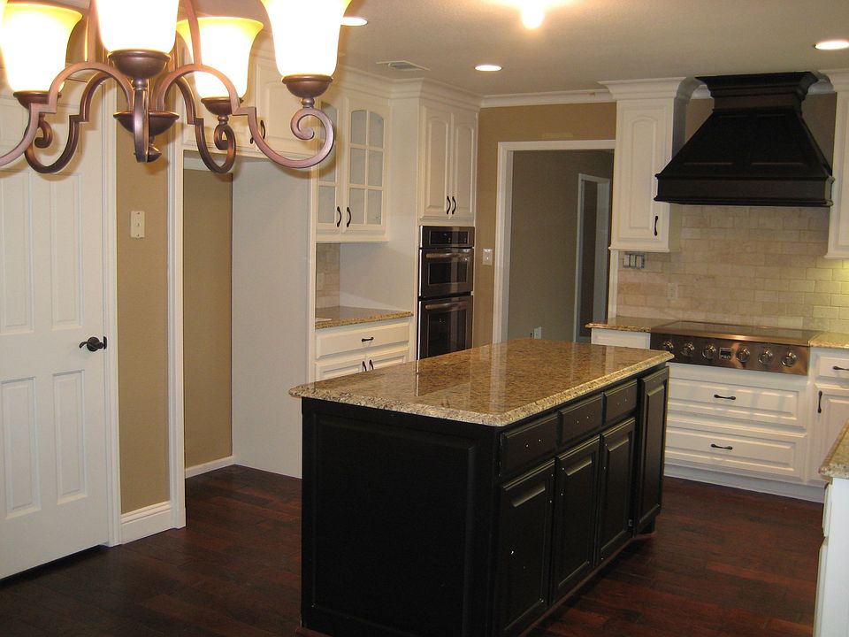 Breathtaking gourmet kitchen!!!