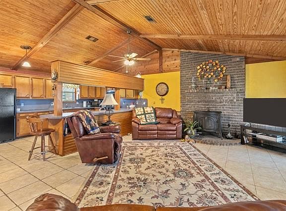 5th image of 3575 Saint Theresa Ln