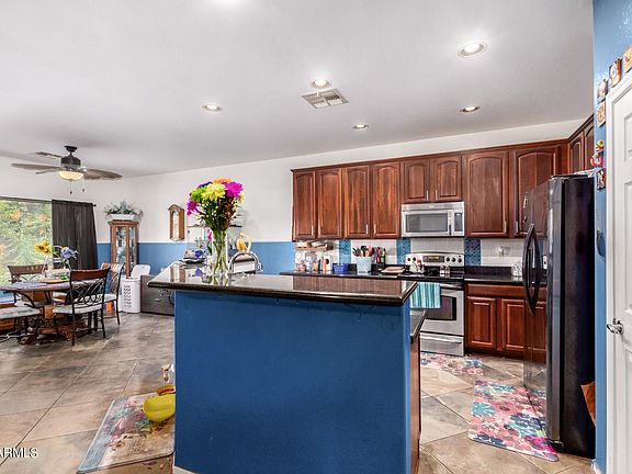 4th image of 6904 S 49TH Drive