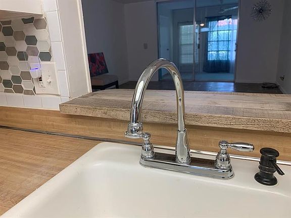4th image of 12 Willowbrook Ln APT 106