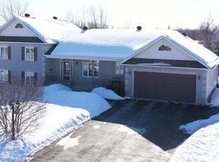 1564 Scottanne St, Ottawa, ON K4P1R3