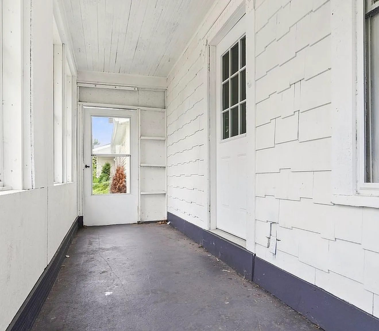 5 bed, 2240 sqft, $1,300 — Photo 4