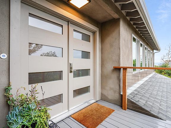 3rd image of 21043 Canyon View Dr