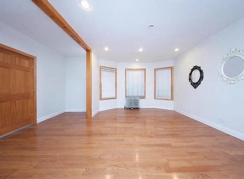 2 bed, 1.0 bath, 2899 sqft, $2,600 — Photo 2