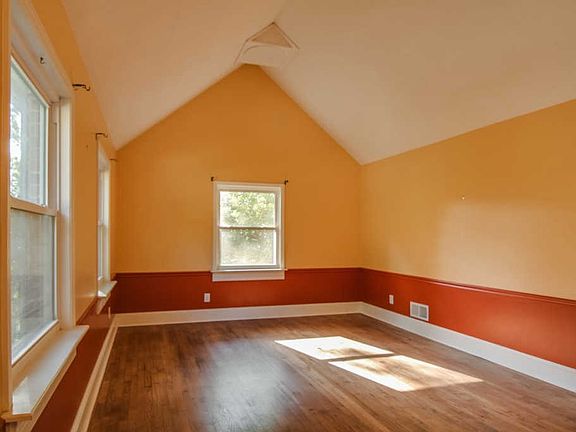 2nd image of 2812 Vann Cir