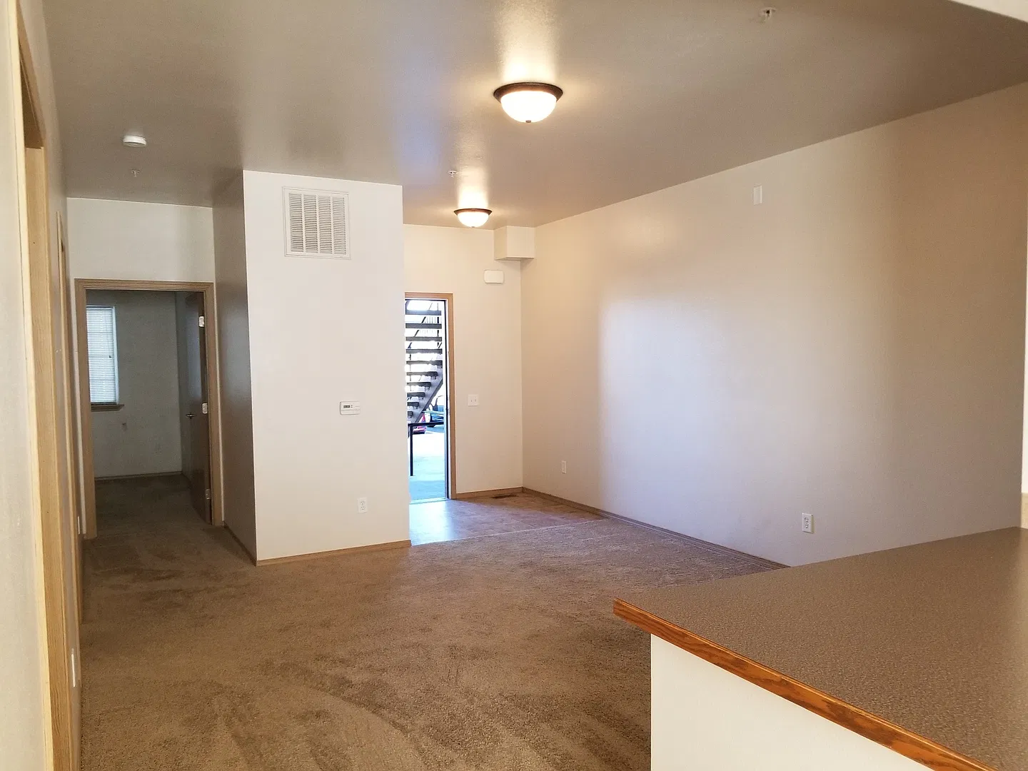 916 N Bluffwood Lane — Photo 4