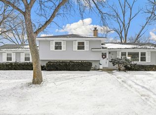 308 Spruce Dr, Naperville, IL