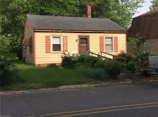 513 Orchard St, Mount Airy, NC 27030