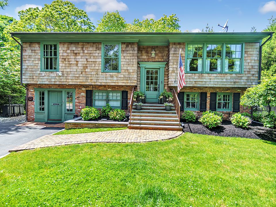 1st image of 10 Lakeview Dr W