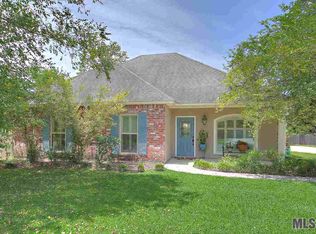 29391 White Oak Dr, Livingston, LA 70754