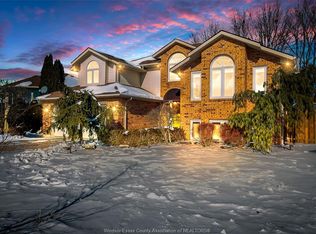 1656 Lyons Ave, Lasalle, ON N9J 3K4