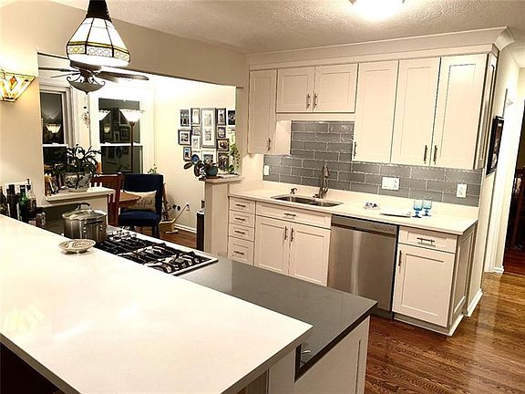 5th image of 439 Monmouth Dr