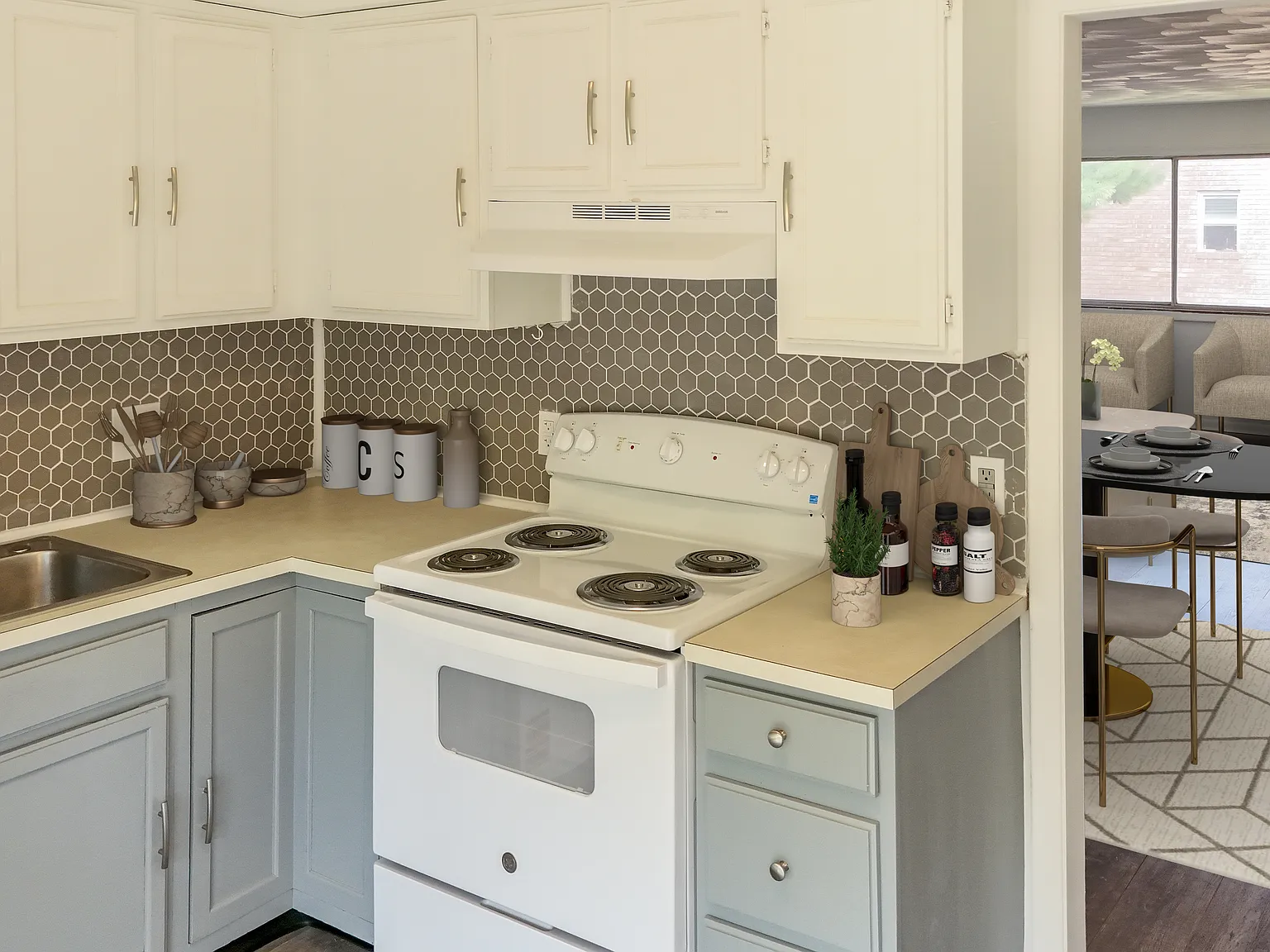 Creekwood Apartments — Photo 4