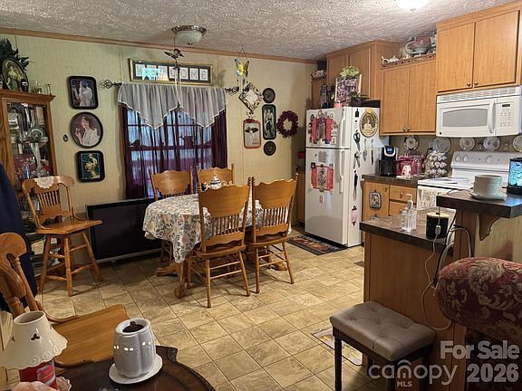 3rd image of 165 Shea Dr