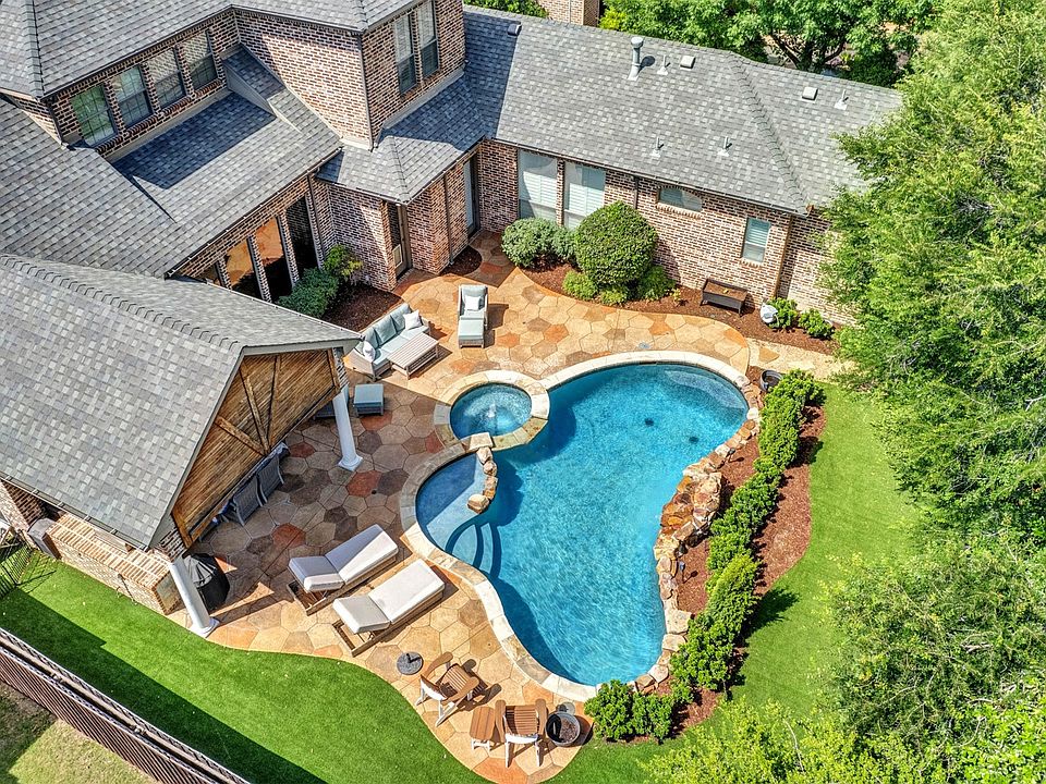 1st image of 3026 Briarwood Ln