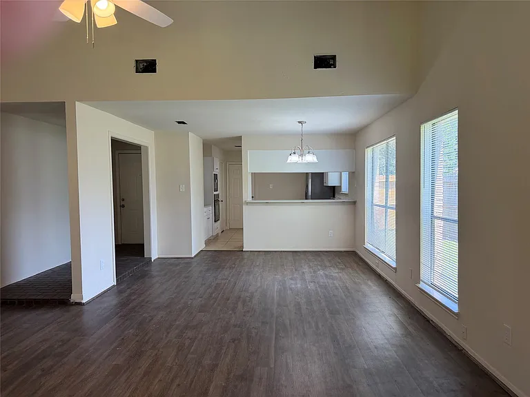 8027 Wind Forest Dr — Photo 10