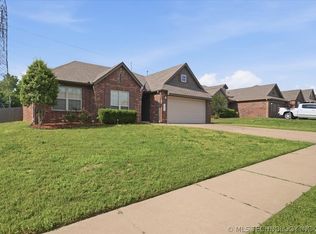 2321 W Quinton St, Broken Arrow, OK 74011