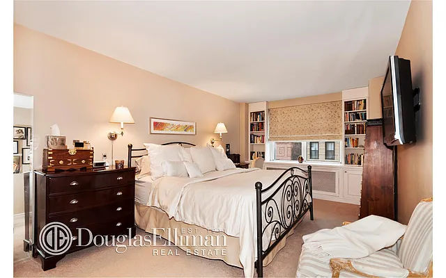 Sold by Douglas Elliman | media 18