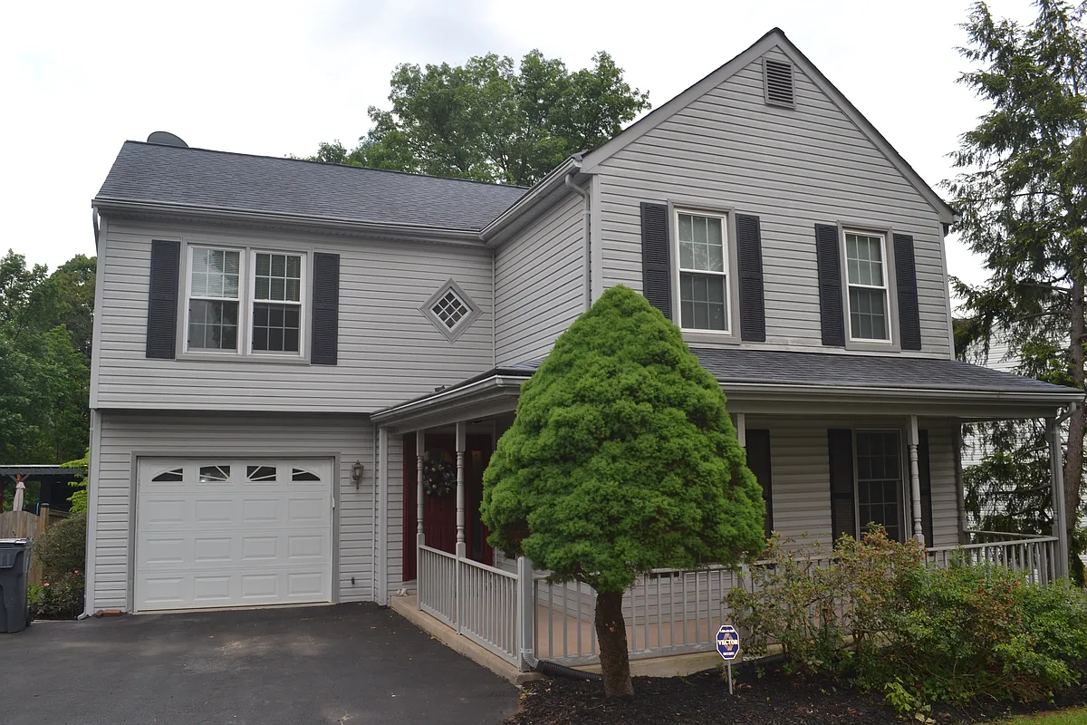 Front View - 9614 Shannon Ln