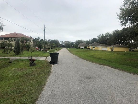 5th image of 2910 Country Breeze Dr