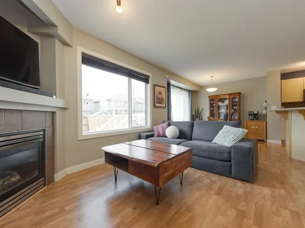 9456 Stein Way NW, Edmonton, AB T6R 0E4