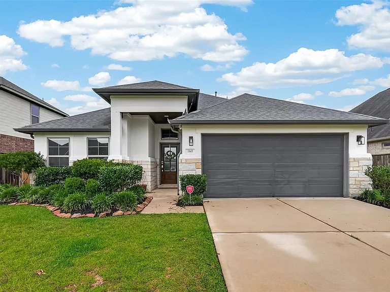 1643 Pickford Knolls Ln — Photo 1