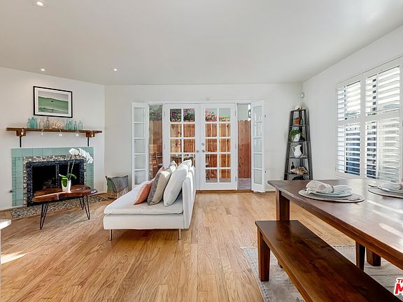 3rd image of 2337 Oak St APT 6