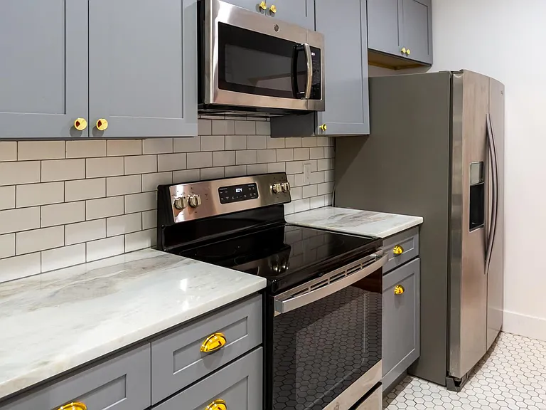 614 N Madison Ave — Photo 11