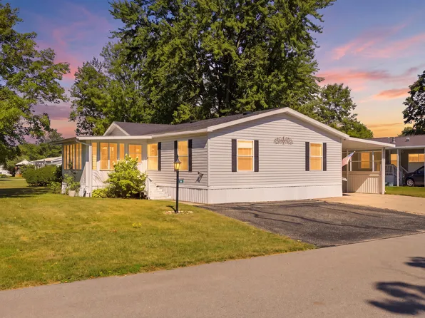 65 Hemlock Ave, Cedar Springs, MI 49319